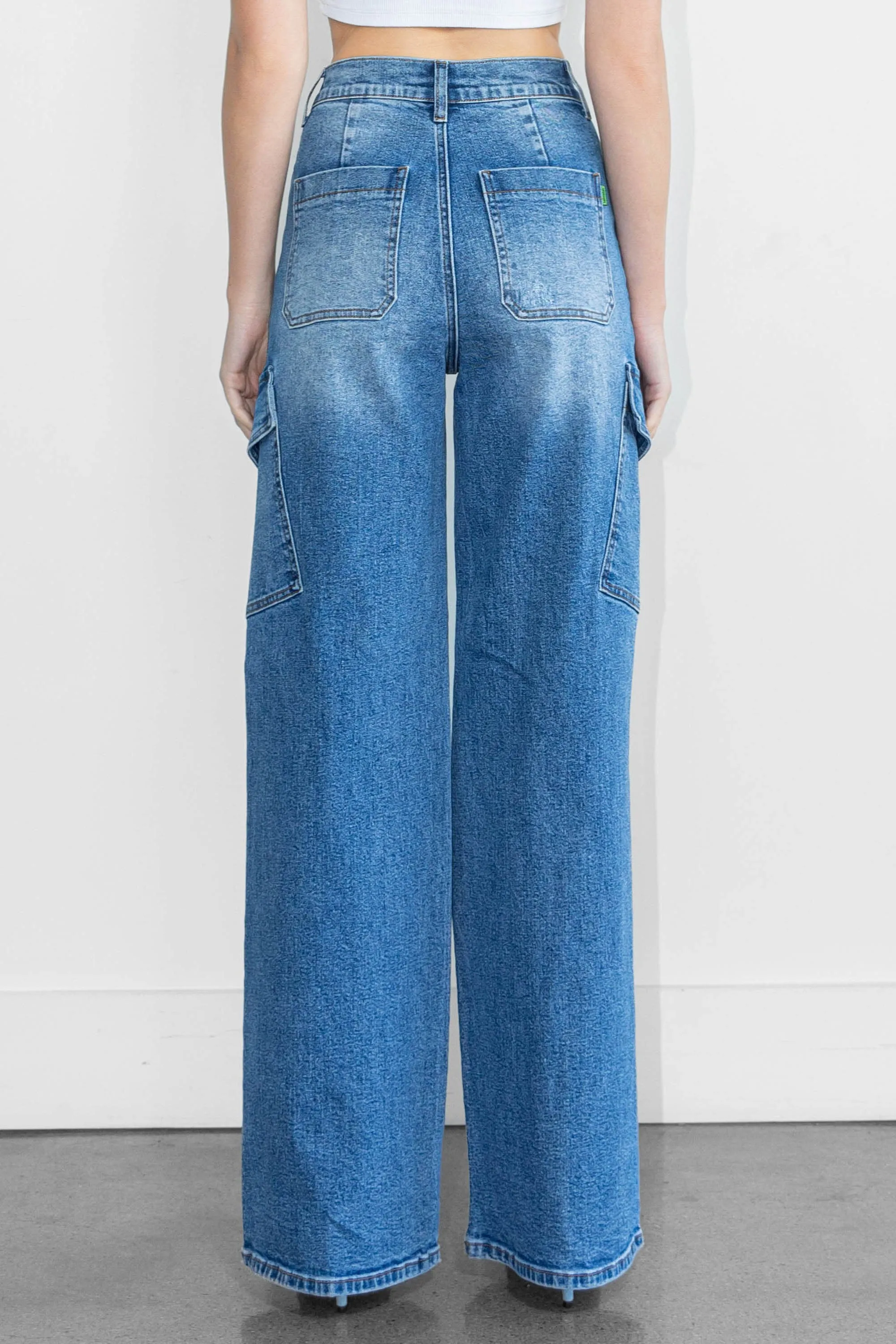 Distressed Wide Leg Cargo Jeans